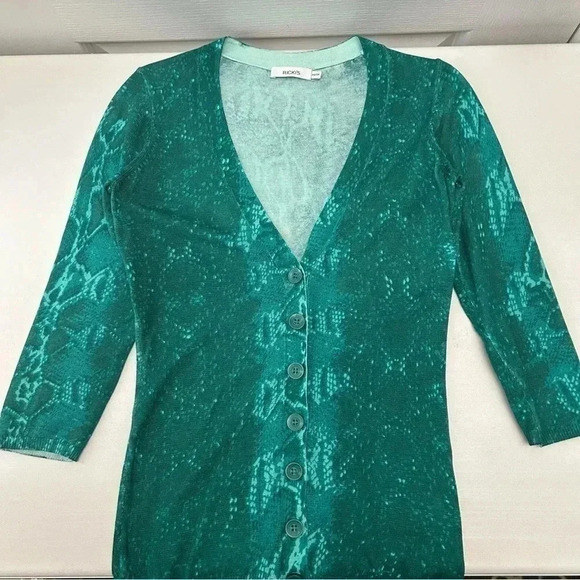 Ricki’s Cardigan Snakeskin Print V-Neck Button Front Fitted 3/4 Sleeves Green XS - Picture 11 of 15